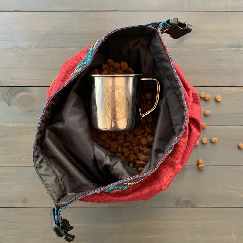 Wilderdog Doggie Bag inc. food scoop cup-2