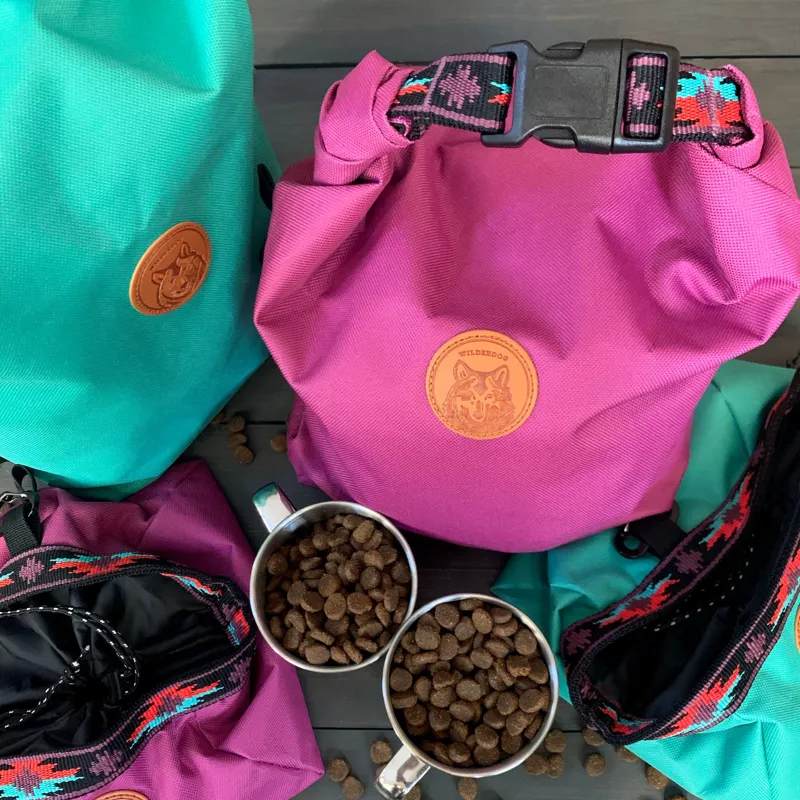 Wilderdog Doggie Bag inc. food scoop cup-3