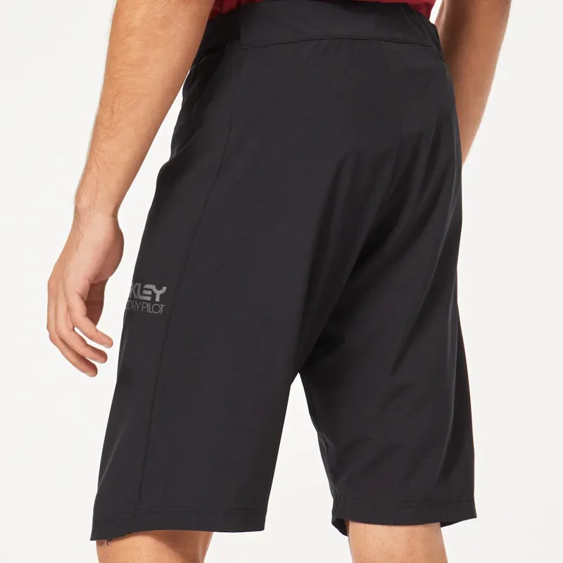 Oakley Factory Pilot Lite Shorts-3